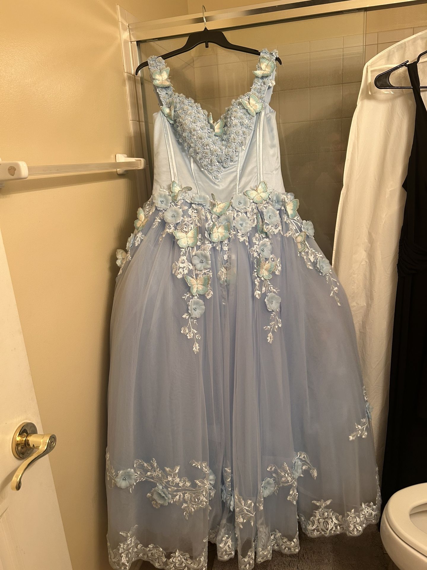 BRAND NEW Baby Blue Quinceañera Dress (10-12)