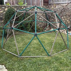 Lifetime Geometric Dome Climber