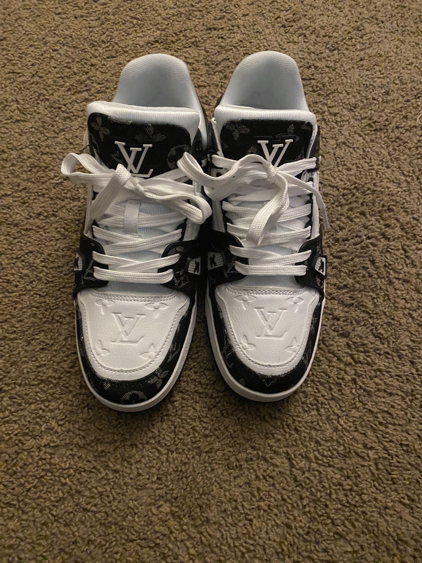 LV trainers SEND BEST OFFER