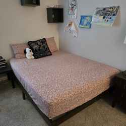 Queen Bed Frame With Mattress 