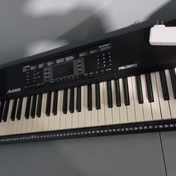 Alesis  Modelo 61
