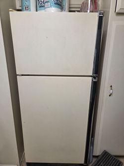 Kenmore Refrigerator 18 cu ft