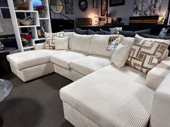 Stunning sectional sofa! $699 🩷🔥 More colors available!