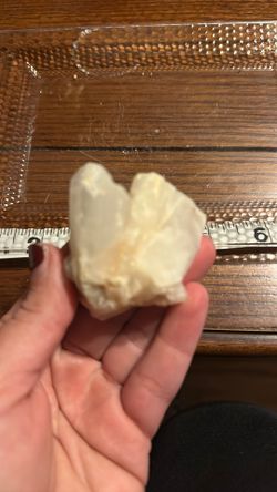 quarts crystal cluster milk vein
