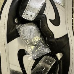 Jordan 1 Retro “Silver Toe” size(13W/11.5M). DS(New). No box 📦 $195. Cash or B/O. Trades Always welcome. 