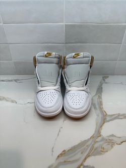 Jordan 1 Retro High Metallic Gold PS Size 1Y