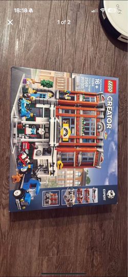 Lego corner garage