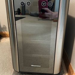 Enthusiast Wine refrigerator 