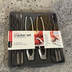 Amco Houseworks 8-Piece Seafood & Nut Cracker Set – Open Box Like New