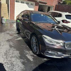 2016 BMW 750i