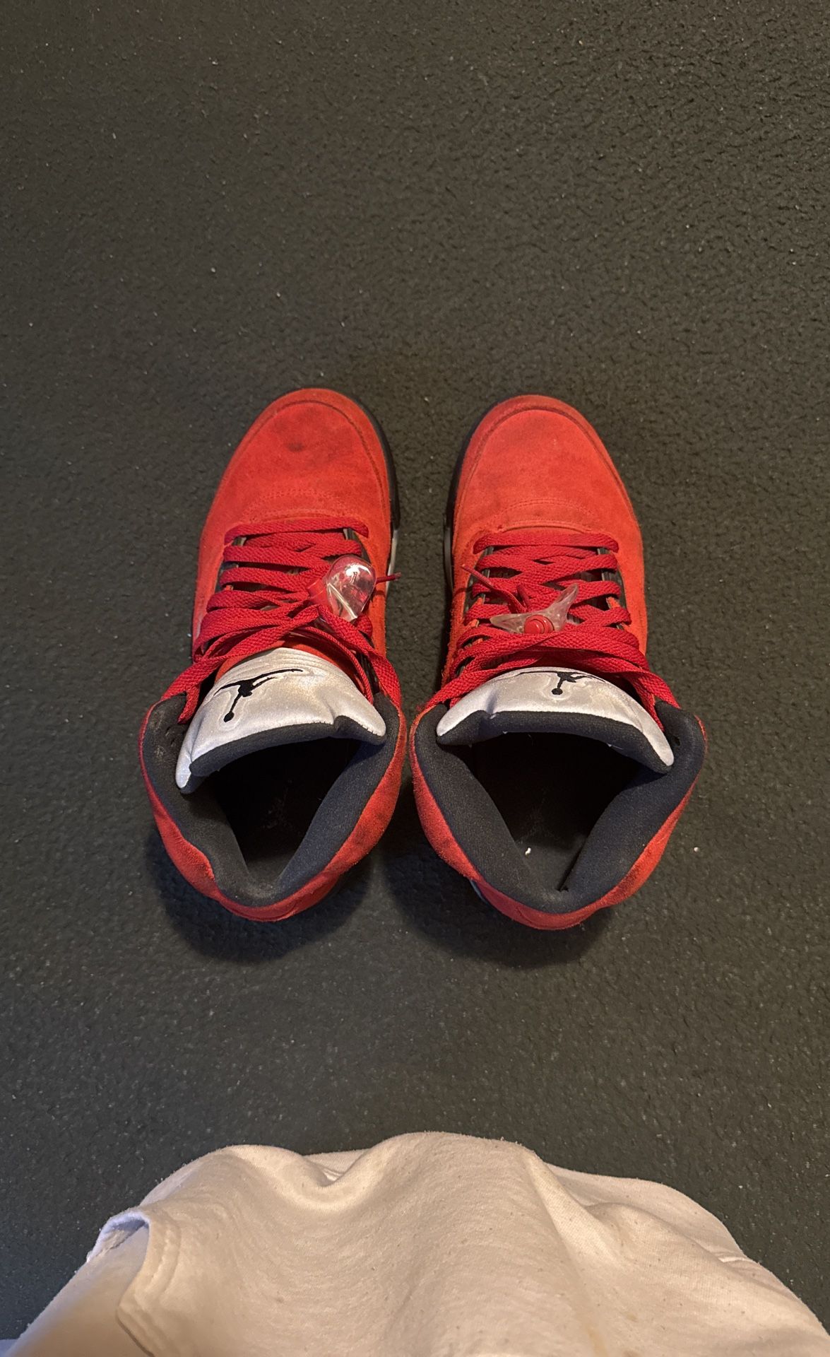Size 9 1/2 Jordan Raging Bulls