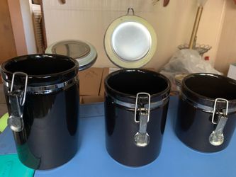 3 Black Canisters