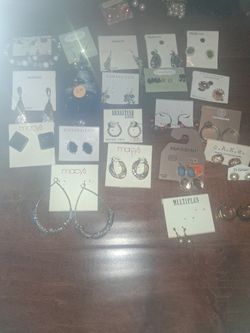 New Earings For Sale $5 Eaxh Or Buy All For $100