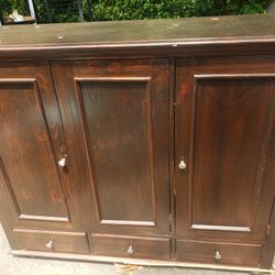 Entertainment Stand With Drawers