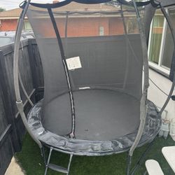 Free Trampoline 