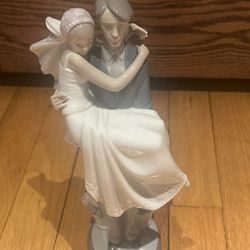 Lladro #5282 "Over the Threshold" Bride and Groom 10.25" tall  no box 