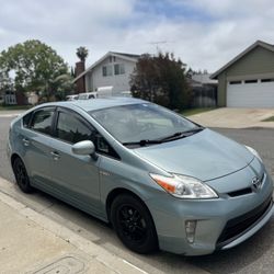 2012 Blue Toyota Prius