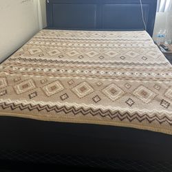 Queen Size Bed With Mattress 