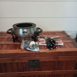 Fondue making set with cookbook