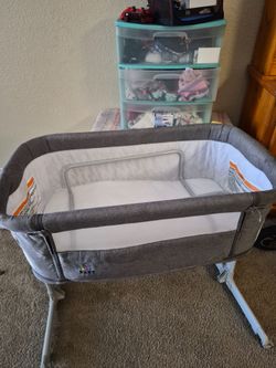Baby bassinet / outings pack n play bassinet