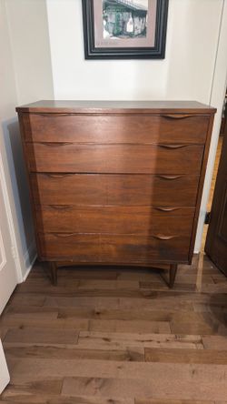 Vintage midcentury modern dresser