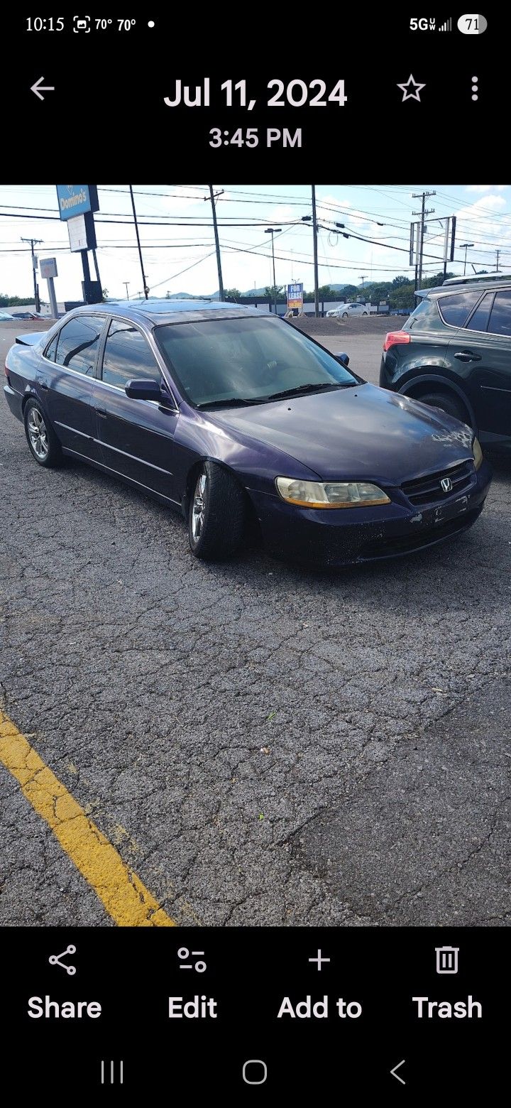 1998 Honda Accord Ex 2.3 Newer Engine With 160,000 Miles Ball Joint Broke On Me and Made Axle Break Got Another Car π Title Is In The Mail Have R