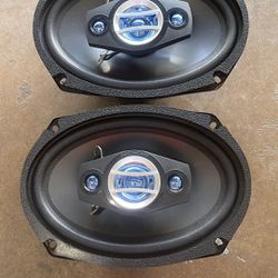 Pair Of Scosche 4 Way Speakers 6" x 9" 300 Watts Peak 75 Watts RMS Used