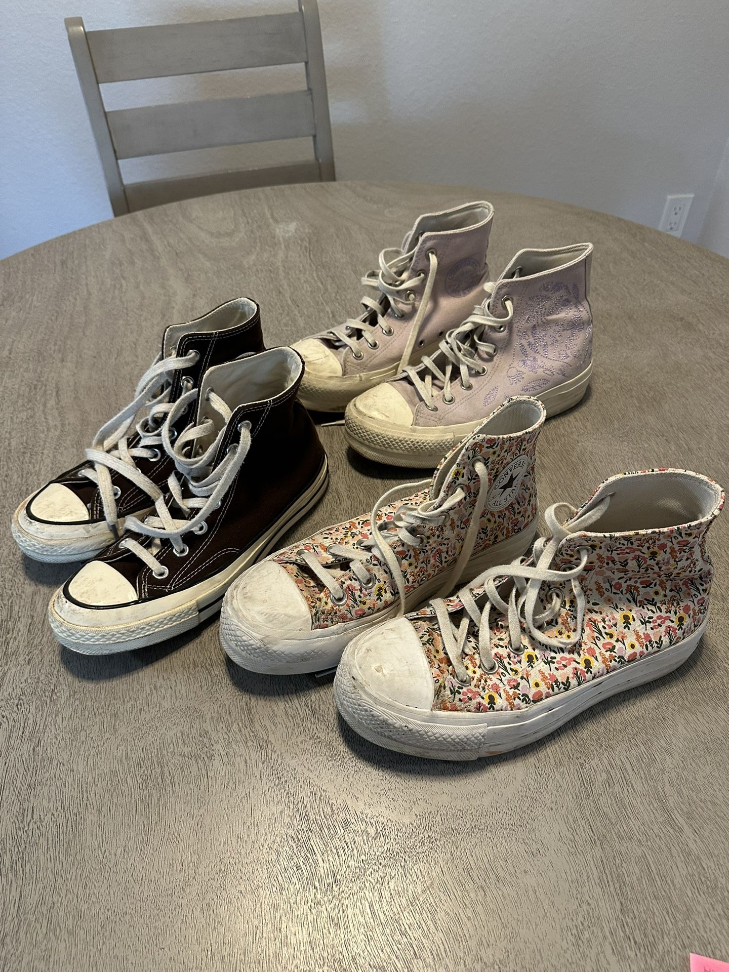 Women’s Converse High Tops Chuck Taylor Size 7.5 Lot
