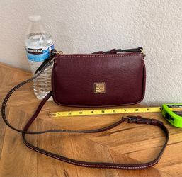 Dooney & Bourke Saffiano Leather Lexi Crossbody Shoulder Bag Purse Bordeaux West Las Vegas See My Listings Summerlin