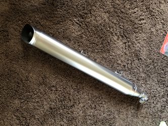 Harley-Davidson ‘09 V-rod muscle original exhaust pipes.