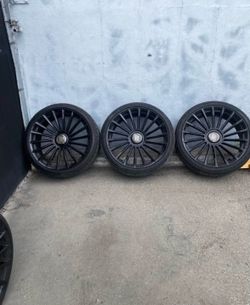 24” KOKO KUTURE  rims with tires or tires sold separately