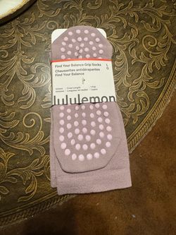 Lululemon Find Your Balance Grip Socks size: Large