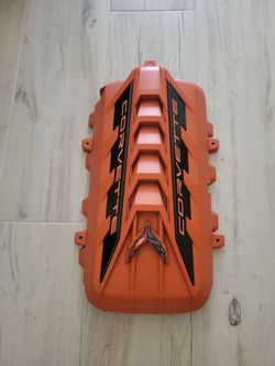 C8 vette engine cover