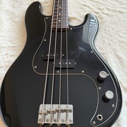 Fender Precision Bass Guitar ‘83 Squier MIJ Japan SQ serial vintage + Hardcase 