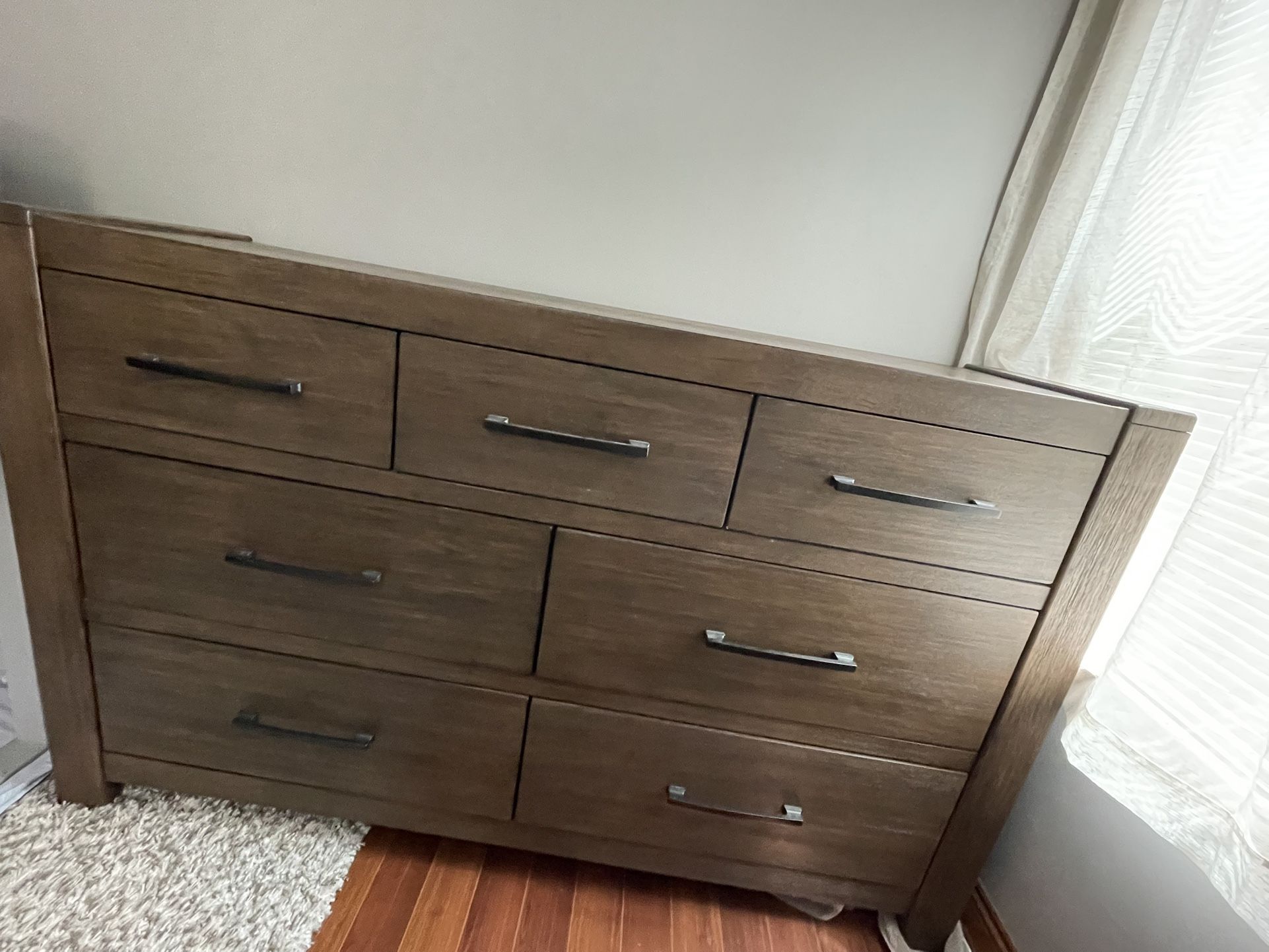 Bedroom Furniture Set