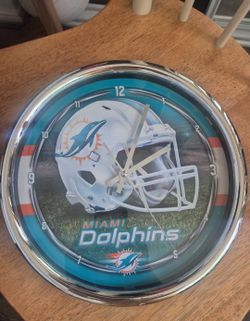 (Not working) Miami Dolphins clock