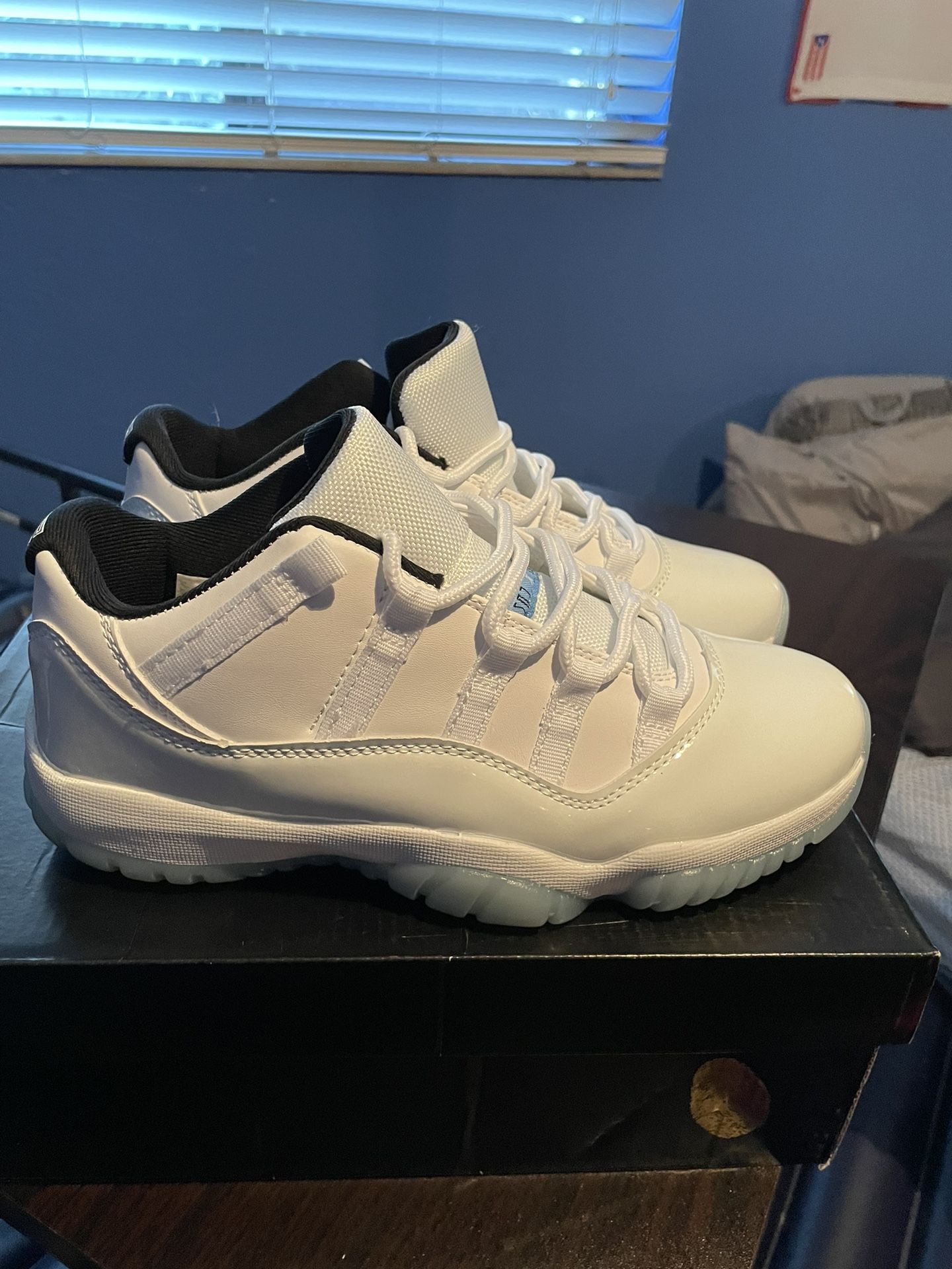 Retro 11 Low Legend Blue