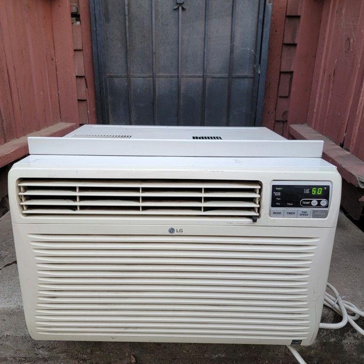 LG 12,000 BTU 3 In 1 Air Conditioner,Dehumidifier And Fan