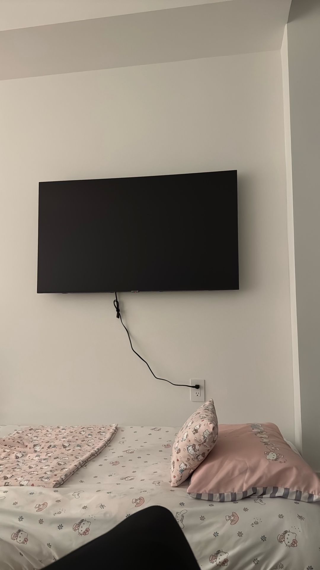 43 Inch Samsung TV (Like New Condition)