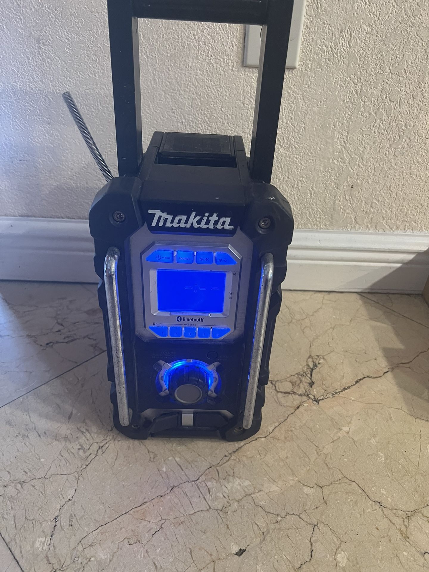 Makita Bluetooth Radio 18v