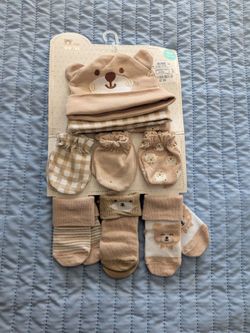 New born hat and mittens set of 9