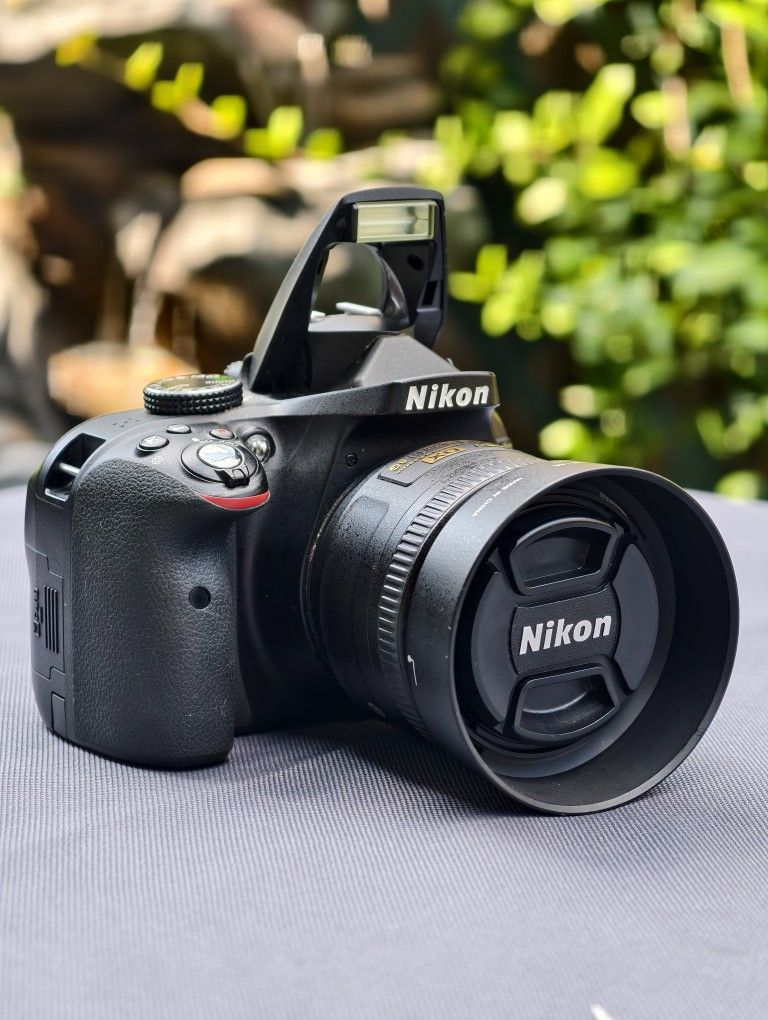 📷 Nikon D3300 DSLR Camera AF S Nikkor 35mm Lens