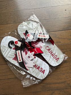One size XL/L - Canada slippers sandals - purchased from Canada - perfect for souvenir