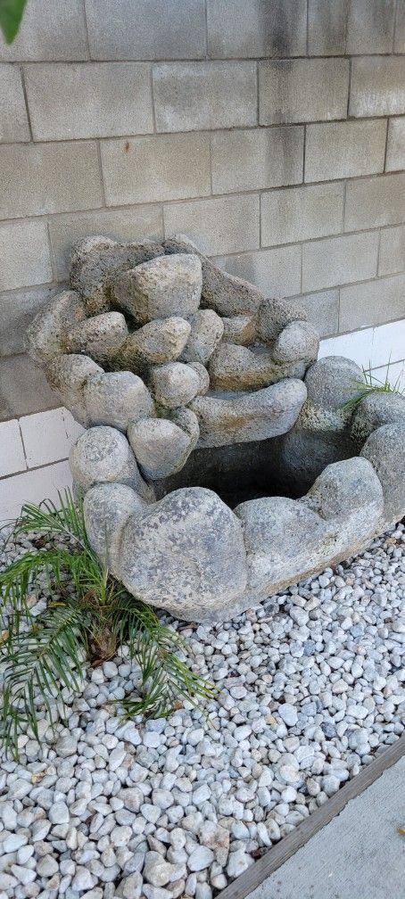 Free Garden  Fountain. 