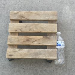 Plant Stand W Rollers 10.00