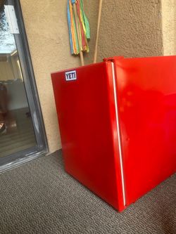 Mini fridge