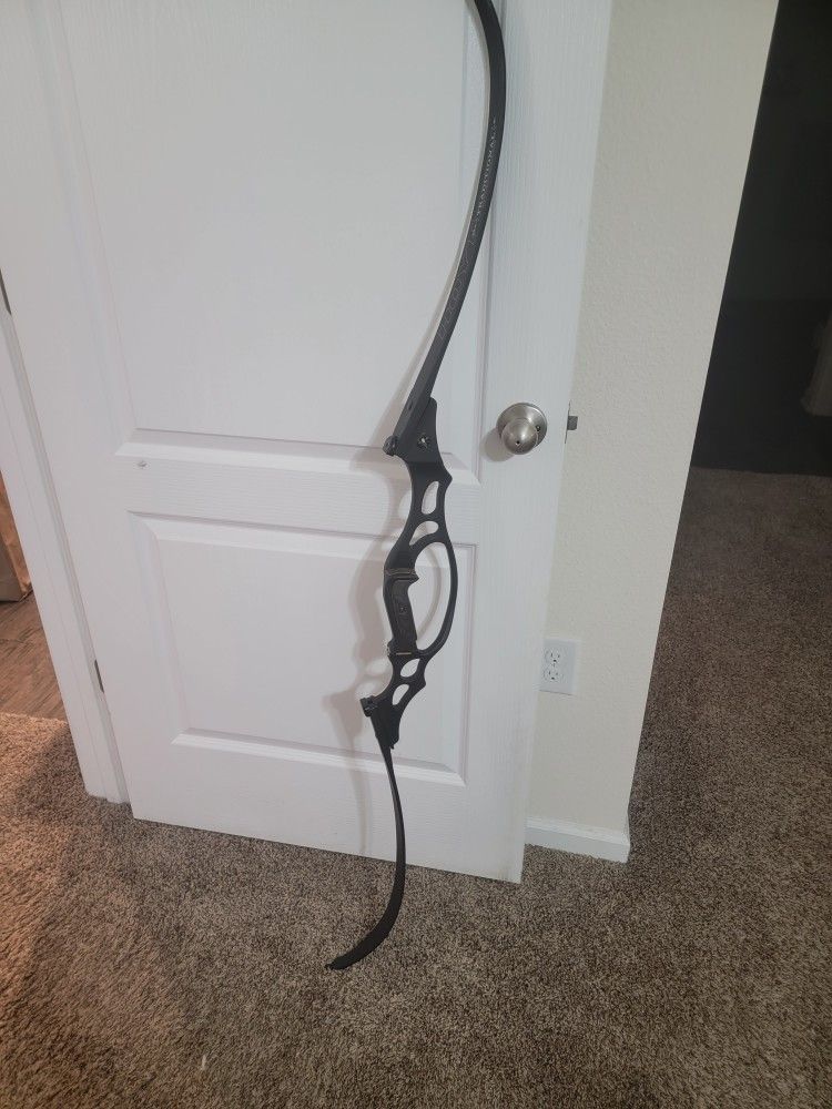Hoyt Game Master 2 Recurve Bow