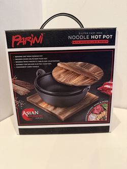 Parini 2 Liter Cast Iron Noodle Hot Pot with Wooden Lid and Trivet NEW in Box