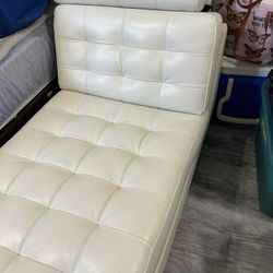 Leather Chaise Lounge 