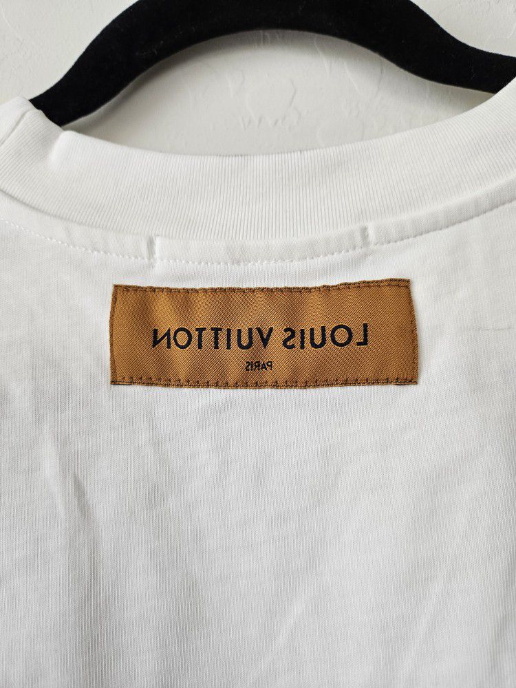 Louis Vuitton LVSE Monogram Gradient T-Shirt  Noir Blanc for Sale in  Alexandria, VA - OfferUp